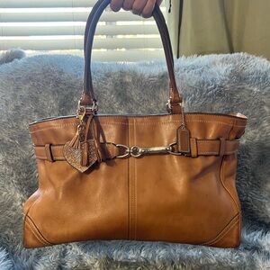 Coach vintage Brown Leather Shoulder Bag with Silver Accents